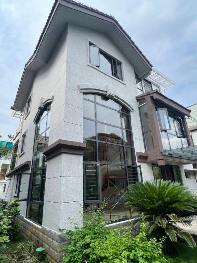 翡翠山庄豪装别墅，272㎡五居室，288.8万享品质生活