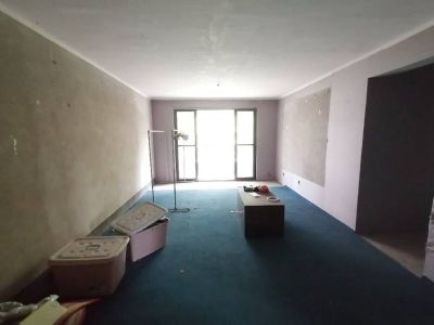 七星区阳光三房 师大旁 129㎡总价 120 万