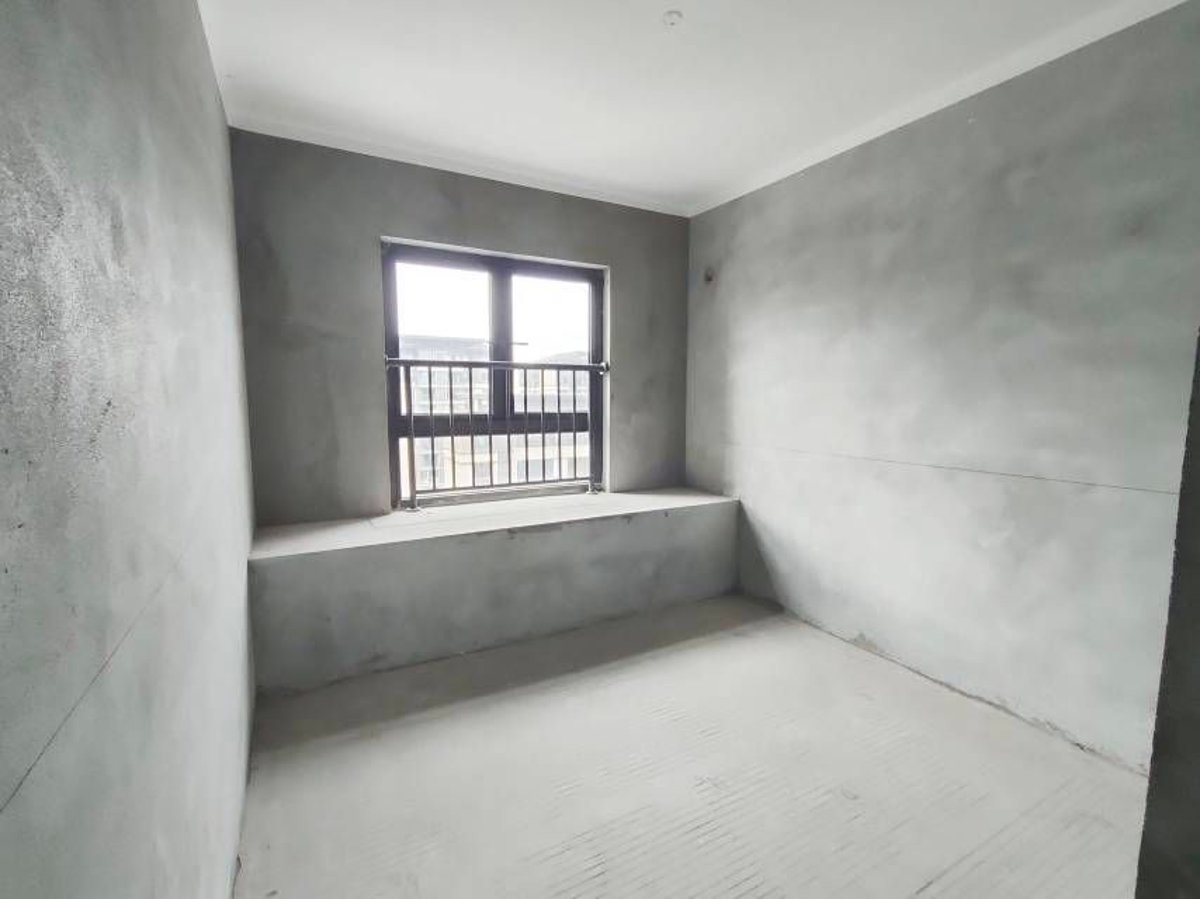 融创文旅城翰林府，132㎡四室南北通透毛坯房 缩略图6