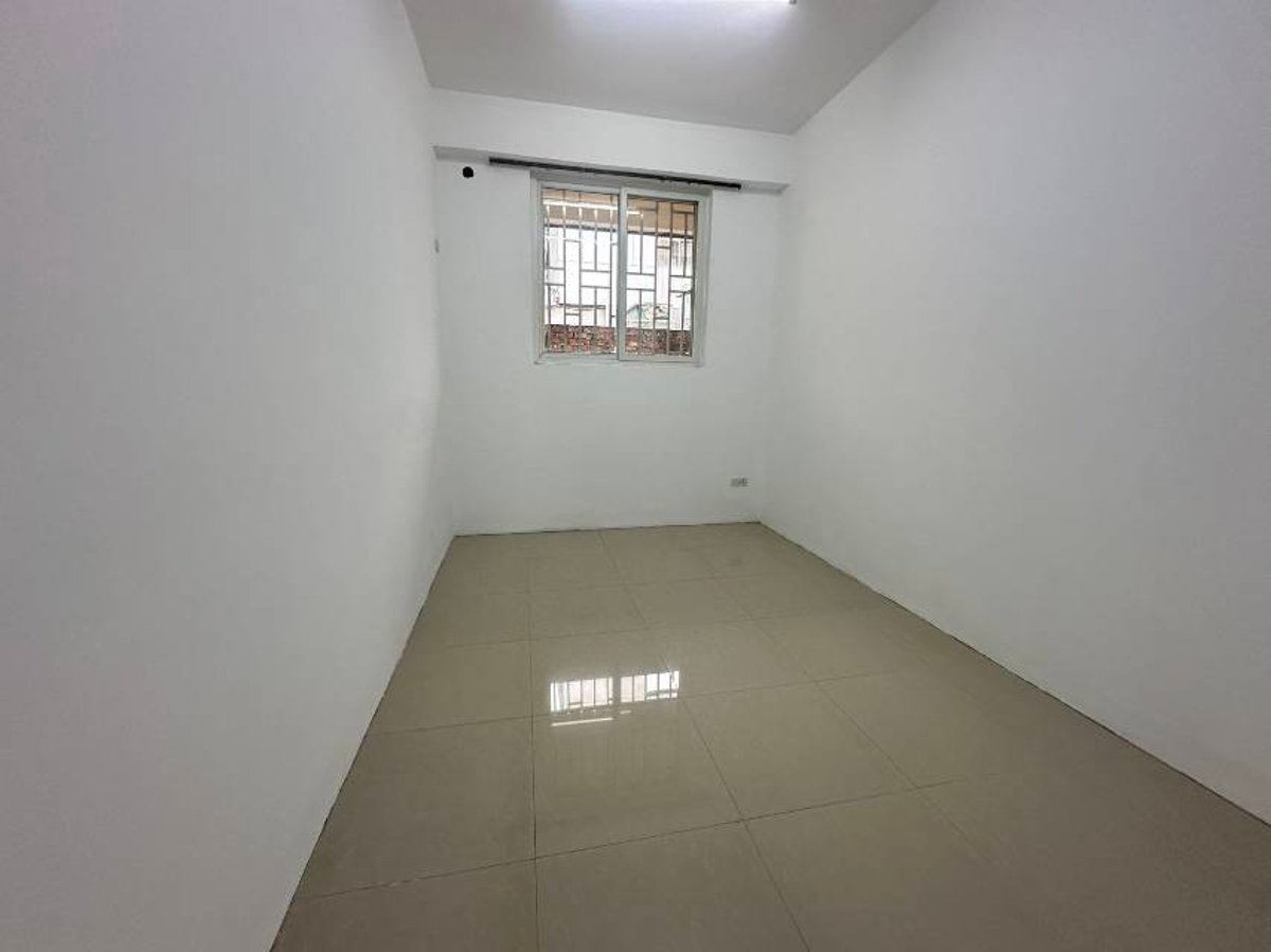 师大东苑简装三室，南向一楼带院，69万诚售 缩略图6