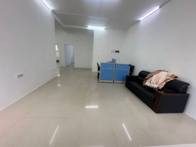 师大东苑简装三室，南向一楼带院，69万诚售