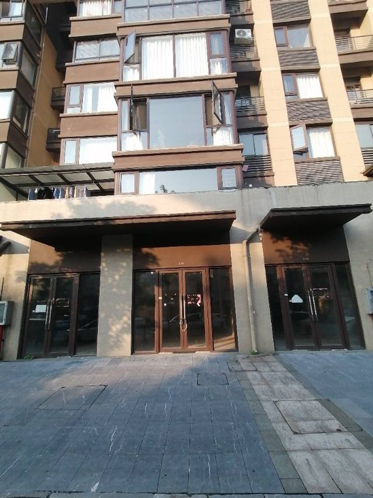 兴进漓江壹号临街商铺 1室1厅 毛坯39万 大图