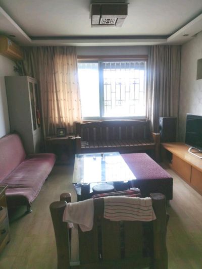 东华路温馨两居，东南向采光好，中华小学旁