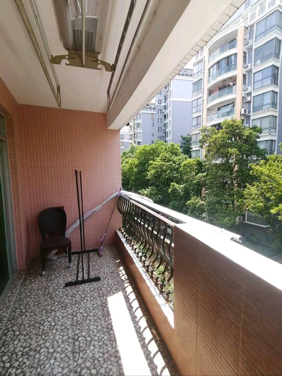 金桂苑 118㎡ 3室2厅2卫 1900元/月 缩略图2