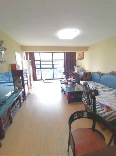 华御公馆顶楼带露台，空间体验近200㎡