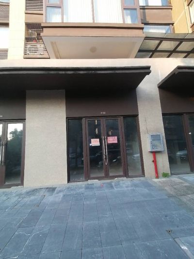 兴进漓江壹号临街商铺，一层44平，总价57万