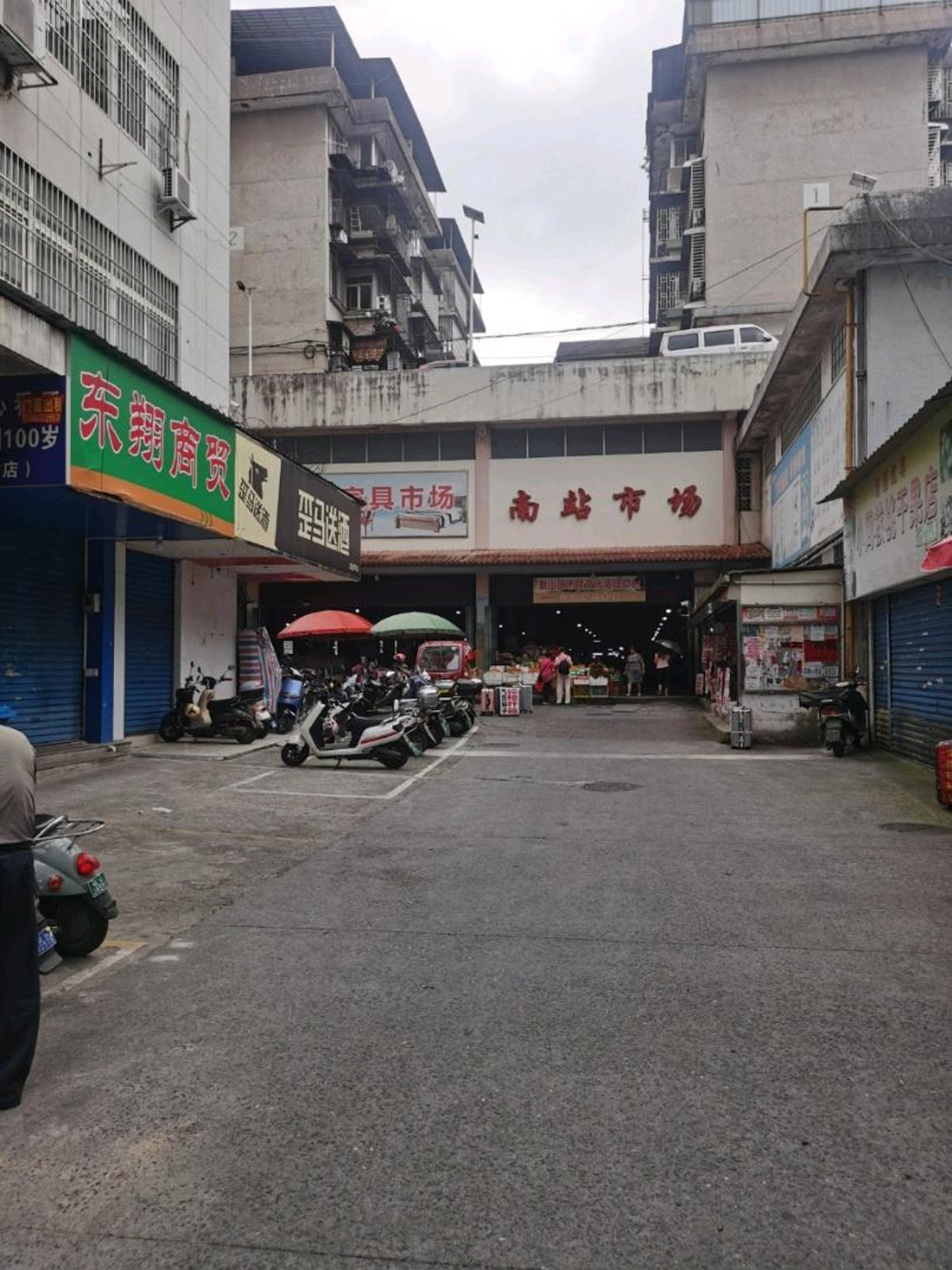 上海路立交桥旁电梯房（非顶层 3712元/㎡甩卖 32.8万 大图