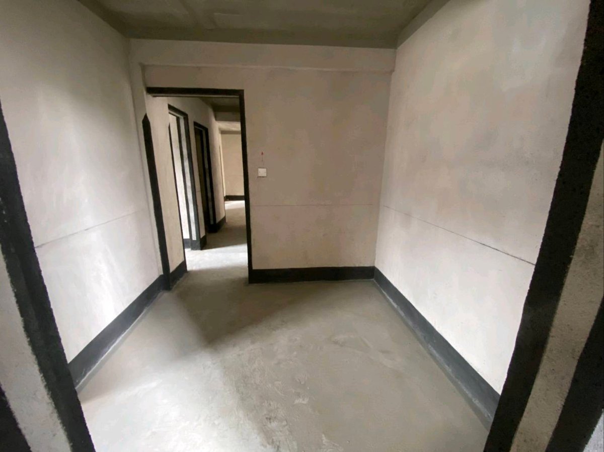 兴汇城南北通透三居室，毛坯现房35.8万 缩略图8