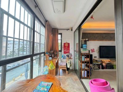 冠泰水晶郦城 3室2厅2卫 120.9㎡ 78万
装修：精装
