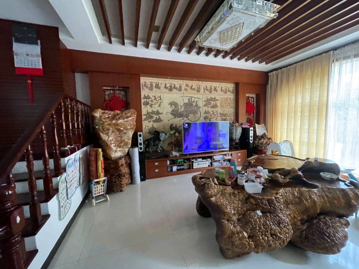 黄金屋 5室0厅3卫 262㎡ 248万 装修：豪装 图片 8