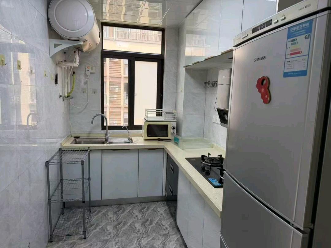 彰泰欢乐颂129㎡精装5房 南北通透带8米阳台 缩略图6