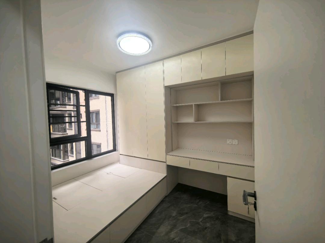 融创南溪府89㎡精装三房 14层 业主自装未入住 缩略图4