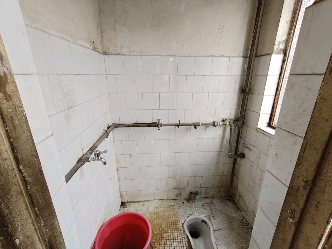 石油六公司A区56㎡两室一厅 简装23万 缩略图4