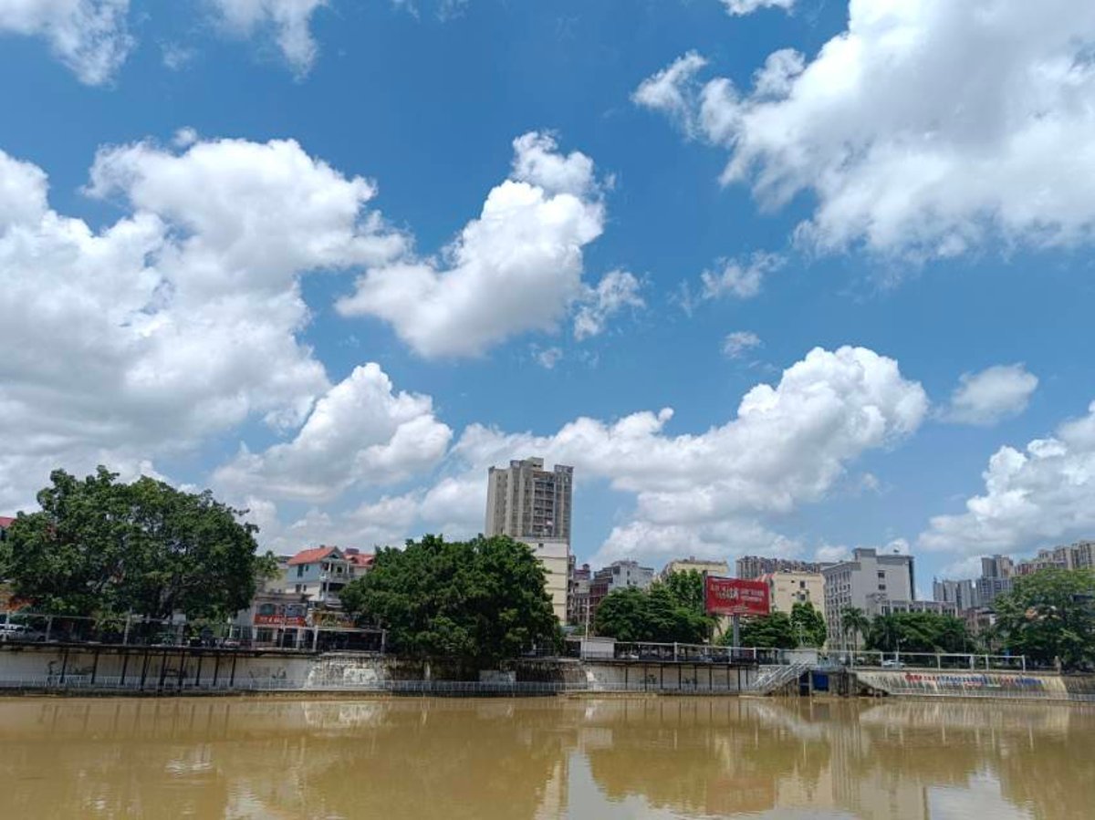 在阳台上，躺着皇帝椅 图片 2